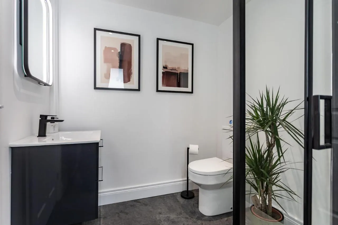 펜션 Luxury Edwardian Townhouse In Belfast 빌라