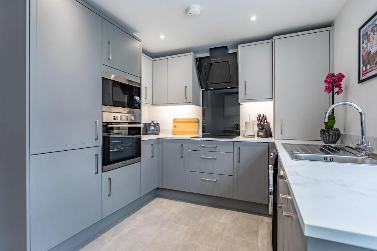 Luxury Edwardian Townhouse In Belfast 빌라